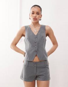 Жилет Luno с пуговицами спереди, серый в тонкую полоску Motel