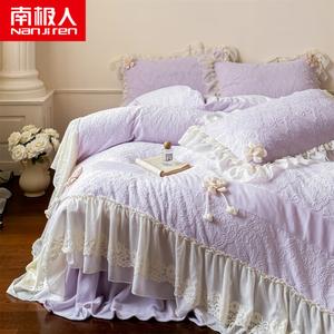 Antarctic Комплект постельного белья 1,5-спальный 4 предмета: пододеяльник 200x230 см, простыня, наволочки, цвет Бо Янь Цзы, высокоплотный молочный вельвет, рельефная вышивка