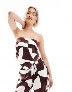 4th & Reckless атласный укороченный бандо-шарф коричневого цвета с геометрическим принтом