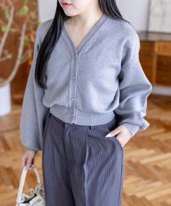 Вязаный кардиган с V-образным вырезом и пуговицами в форме сердца