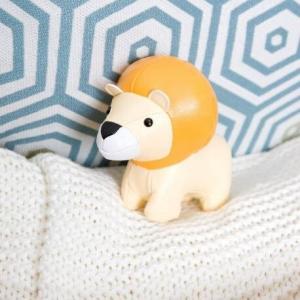 Маленькие большие друзья, талисман-погремушка Лью Джексона Little Big Friends