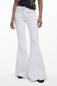 Расклешенные джинсы с вышивкой