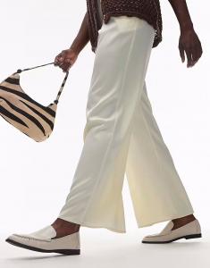 Лоферы Topshop Connell с оборками на плоской подошве в цвете «кремовый»