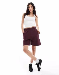 Длинные спортивные шорты Bershka бордового цвета