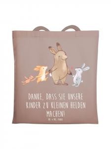 Mr. & Mrs. Panda Сумка-шоппер "Создатель героев-педагогов" с надписью пастельно-коричневого цвета