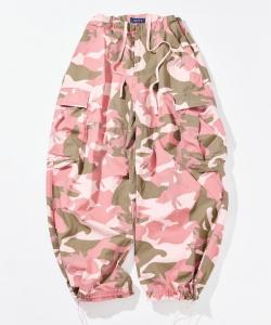 Брюки-карго из рипстопа с камуфляжным рисунком и изогнутым силуэтом