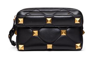 Valentino Римская шпилька Мягкая овечья кожа Ремешок через плечо Сумка через плечо Обычная Мужская Черная Roman Stud