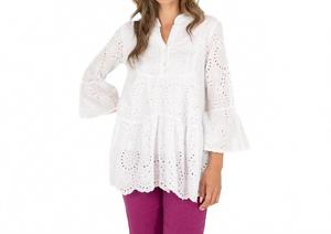 Женская блузка с кружевными вставками и ярусами в белом цвете Made in Italy