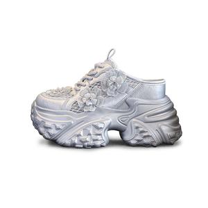 Закрытые тапочки для женщин A poinsettia princess, серебро