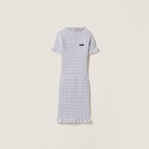 Платье из трикотажа в полоску с отделкой «смотч» MIU MIU, синий