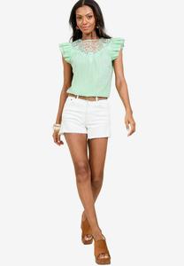 Блуза PETITE FIT EMBROIDERED FLUTTER SLEEVE  Lipsy, зеленый