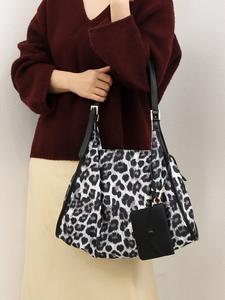 cachecache / Нейлоновая сумка с ручкой для ремня