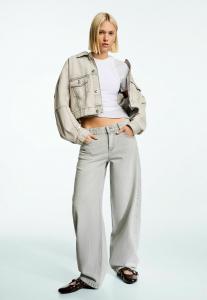 Джинсы свободного кроя Bershka, серый