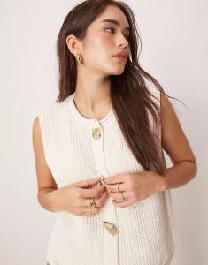 Трикотажный жилет свободного кроя ASOS DESIGN с пуговицами-ракушками белого цвета