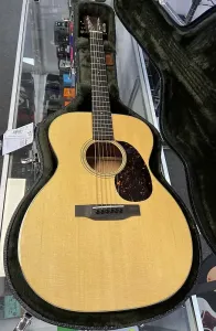 Акустическая гитара Martin 000-18 Standard Series, натуральное старение, с чехлом (2025)