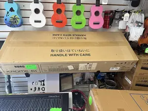 Синтезатор Korg KROME с 61 клавишей, рабочая станция, 2010-е годы - черный