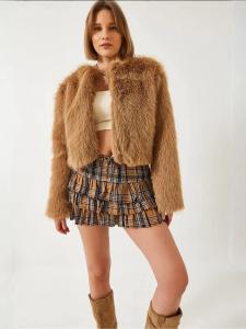 Bianco Lucci Зимнее пальто в карамельном цвете