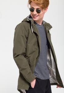 Солнцезащитные очки Ray-Ban