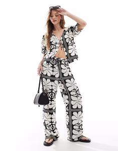 Пляжные брюки из льняной смеси с завязкой на талии, с черно-белым цветочным принтом 4Th & Reckless