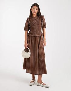 Платье мидакси Wednesday's Girl в полоску с рукавами-фонариками и сборками коричневого цвета