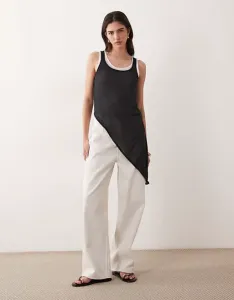 Длинный трикотажный топ асимметричного силуэта ASOS DESIGN черного и экрю цвета