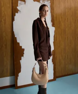 Сумка Kora с металлическим акцентом в форме луны Charles & Keith, цвет Beige