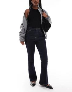 Расклешенные джинсы New Look со стрелками спереди темно-синего цвета