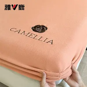 Yalu Простыня на резинке 150х200 см из молочного вельвета, мягкая и не скользящая, цвет Huayu-Champagne Gold