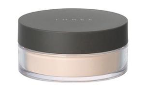 Концентрированная светлая прозрачная рассыпчатая пудра для коррекции тона кожи 17g THREE