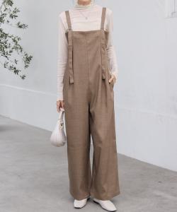 Комбинезон с защипами спереди и сзади