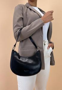 Сумка через плечо KYLIE Gusti Leder, цвет schwarz (glatt)