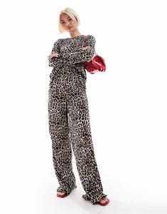 Комбинезон из плиссированных брюк с широкими штанинами и леопардовым принтом