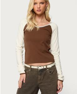 Женский топ Ronie с контрастным регланом Edikted, Brown