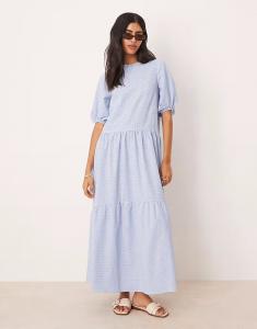 Платье макси с круглым вырезом, рукавами-буфами и многоуровневым лифом в синюю клетку Asos Design