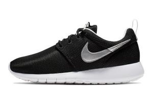 Женские беговые кроссовки Nike Roshe