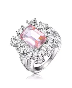 Коктейльное кольцо из стерлингового серебра с покрытием из белого золота и цветными кубическими цирконами Genevive, pink