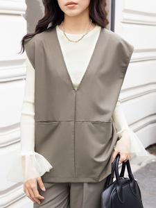 топы с V-образным вырезом жилеты