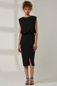 Платье футляр Kira с драпировкой и ярусами Jolie Moi, черный