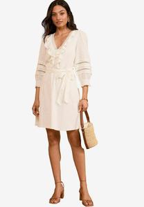 Повседневное платье PETITE FIT - RUFFLE 3/4 SLEEVE Love & Roses, белый