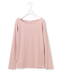 Стираемый топ из кашемира с гладкой поверхностью и вырезом-лодочкой из лиоцелла.