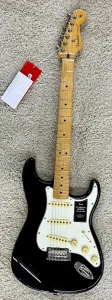 Гитара Fender Player II Stratocaster, гриф из клена, черная отделка - MIM