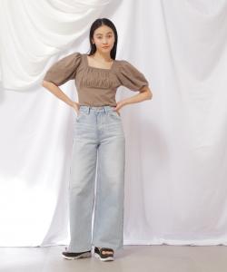 Полурасклешенные джинсы, созданные в сотрудничестве с EDWIN.