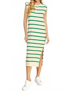 Сдвинутая плечевая подкладка миди-платье в зеленом Strut & Bolt