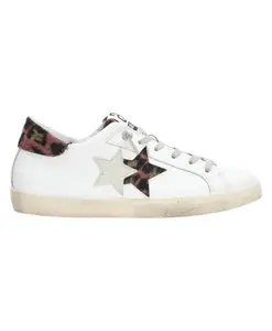 Белые кожаные кроссовки с розовыми деталями в виде леопардового принта. 2Star, белый