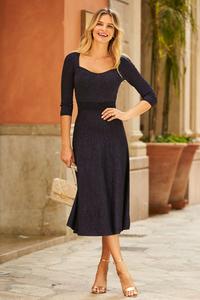 Платье металлик с приталенным верхом расклешенным низом и вырезом в форме сердца Sosandar, синий