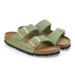 Женские замшевые сандалии Arizona, цвет зеленый чай Birkenstock