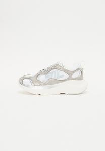 Кроссовки ELEVATE 1R Steve Madden, серебряный