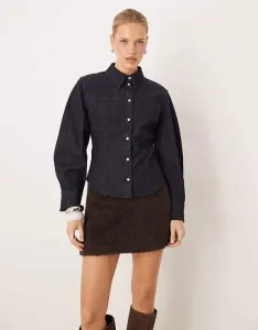 Джинсовая рубашка с присборенной талией и хлопковым миксом Mango цвета индиго