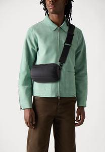 Сумка через плечо MONOGRAM PADDED CROSSBODY - Across body bag KARL LAGERFELD, черный