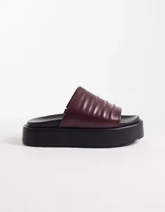 Бордовые шлепанцы на плоской платформе London Rebel Wide Fit